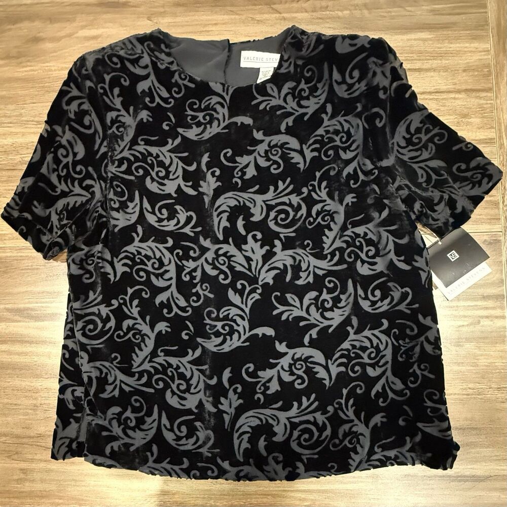 Valerie Stevens NWT Black Velvet Burnout Embossed Damask Floral Top Size 10